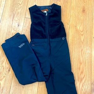 Obermeyer kids ski bibs, fleece upper.  I-Grow & Hydro block.  Size 7